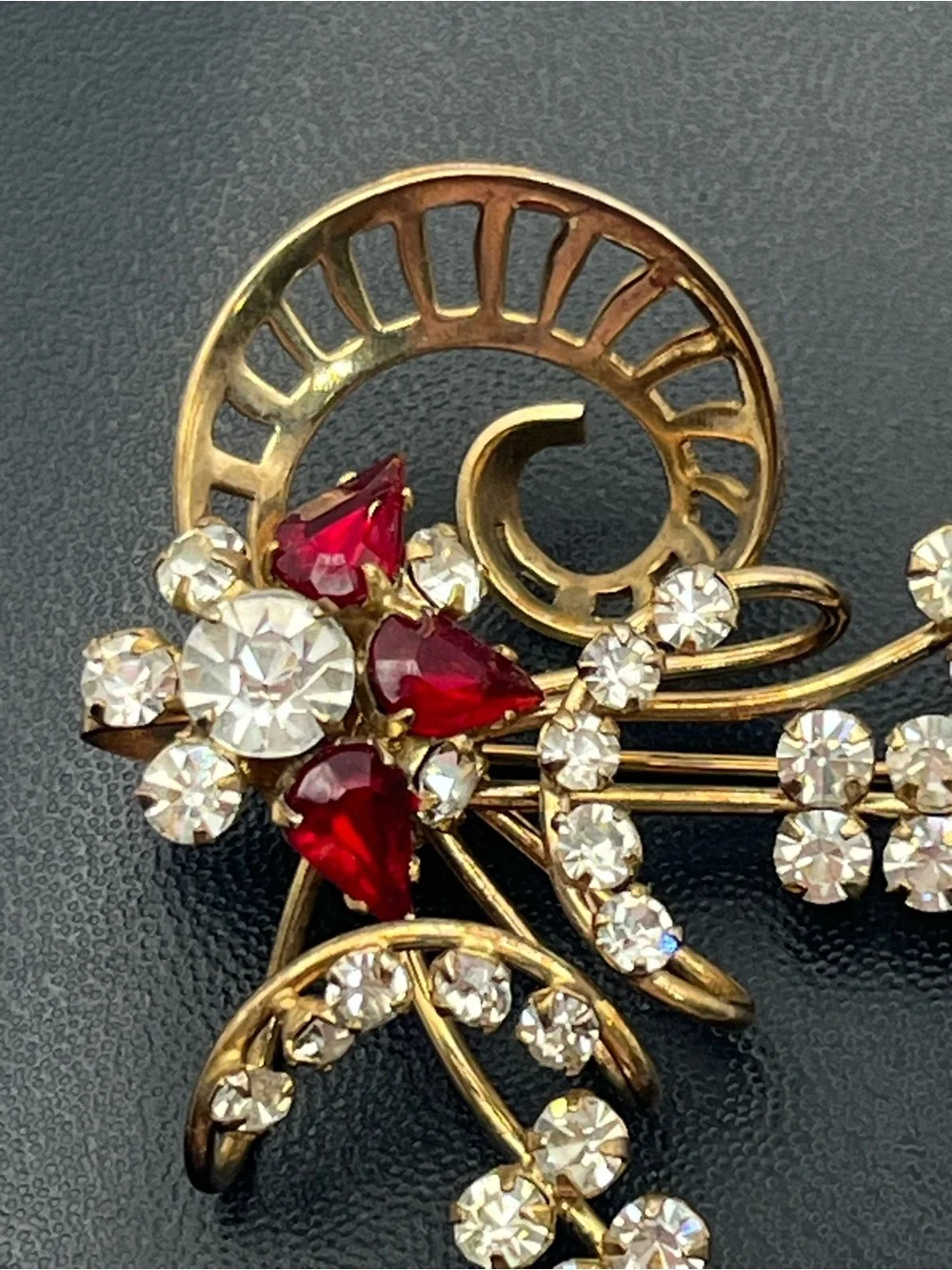 Red & clear rhinestone gold tone flower bow brooch pin or pendant for necklace